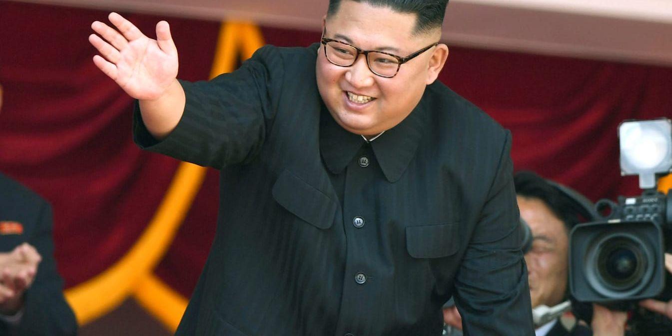 Nordkoreas ledare Kim Jong-Un under en militärparad i Pyongyang i september. Arkivbild