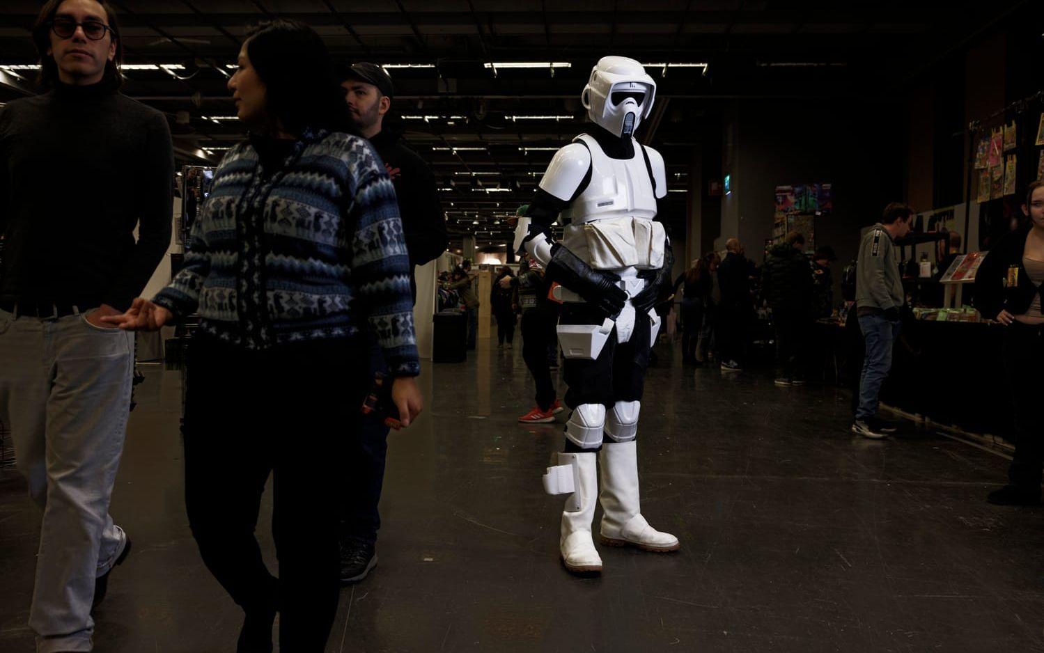 Emil Sandin som Biker scout trooper. 