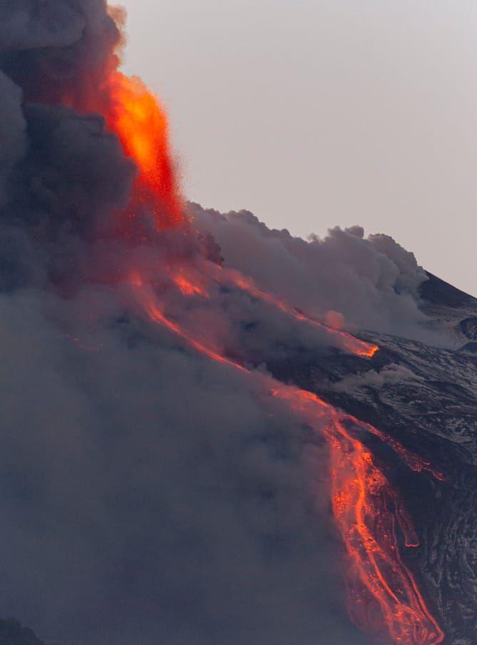 Vulkanen Etna är en av Europas mest aktiva vulkaner. 