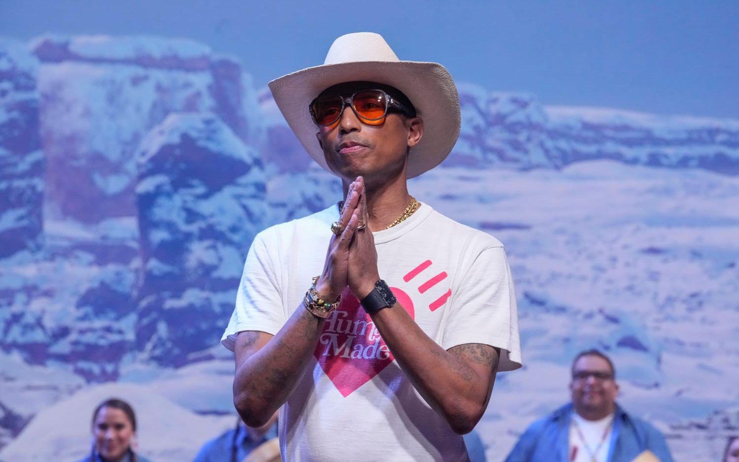 Artisten Pharrell Williams tog över som designer för herrkollektionerna efter hyllade Virgil Ablohs bortgång 2018.