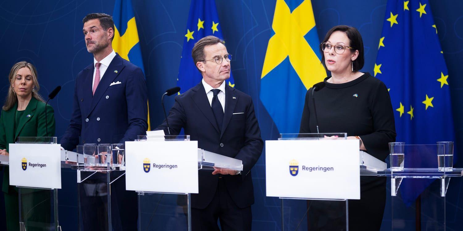 Ulf Kristersson och Maria Malmer Stenergard under presentationen av de nya ministrarna. 