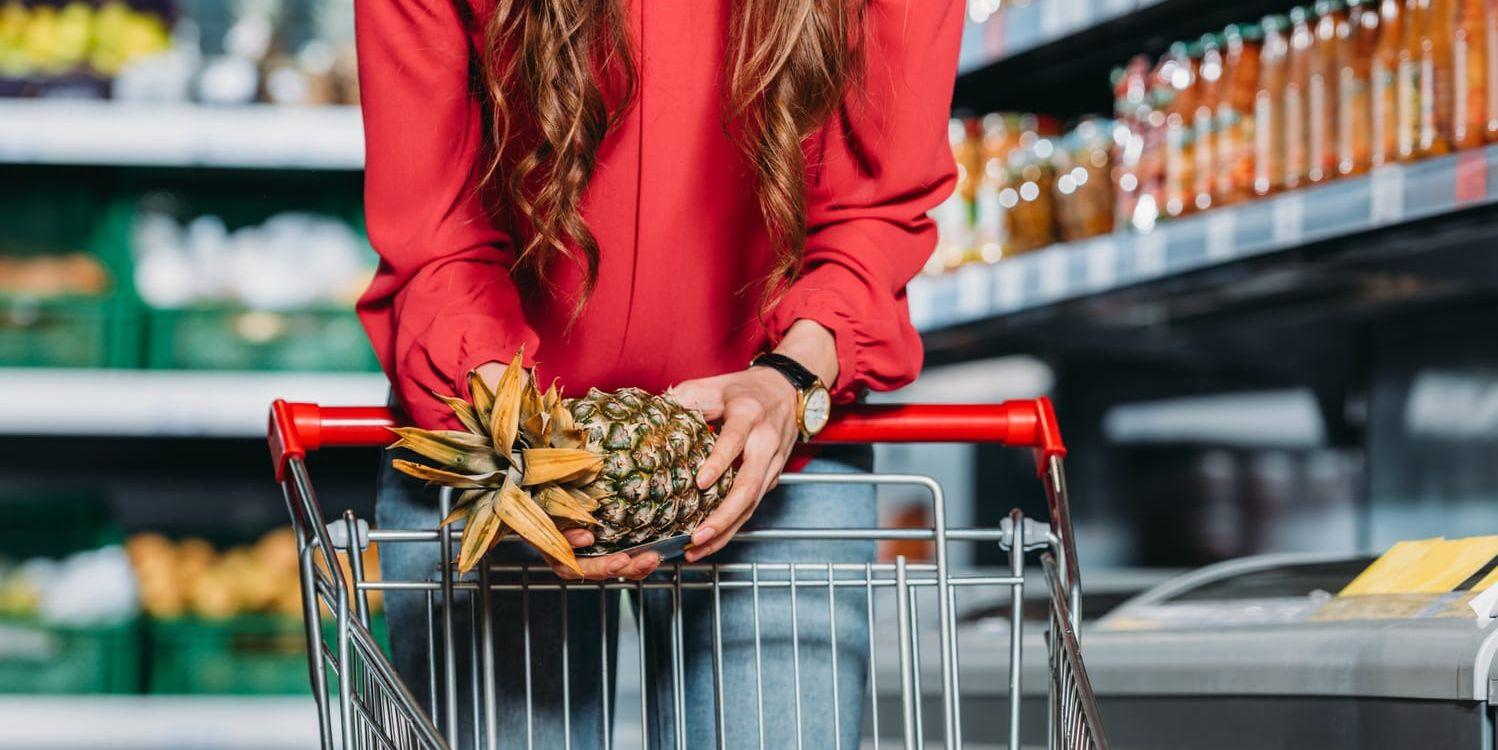 Vill man visa för andra att man är i mataffären för att dejta är tipset att lägga en ananas i kundvagnen – upp och ner. 