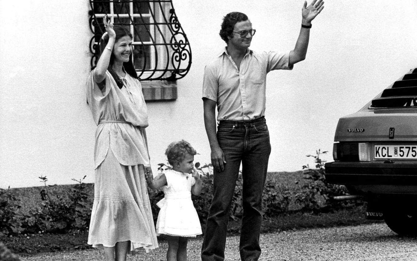 Redan 1979 när prinsessan Victoria fyllde två år, firade hon födelsedagen med mamma och pappa utanför familjens sommarresidens Solliden på Öland.