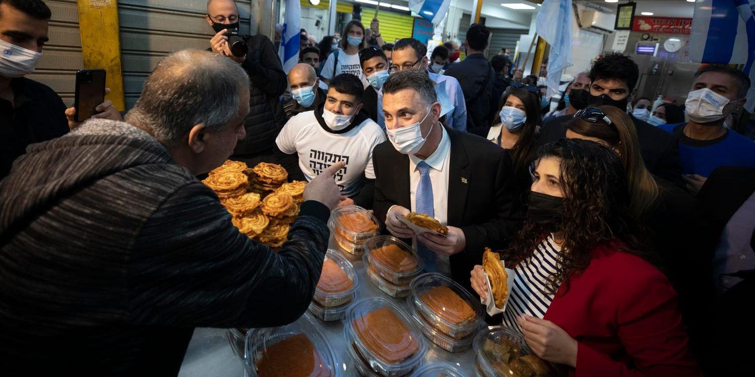 Gideon Saar vid ett valmöte i Tel Aviv. 