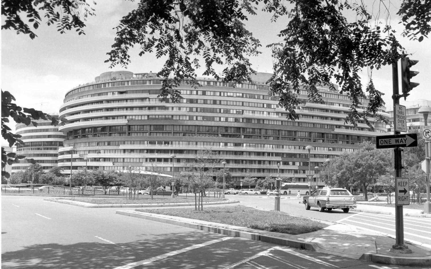 <strong>17 JUNI, 1972:</strong> Fem män arresterad för inbrott vid Demokraternas kampanjkontor vid Watergate-komplexet i Washington.