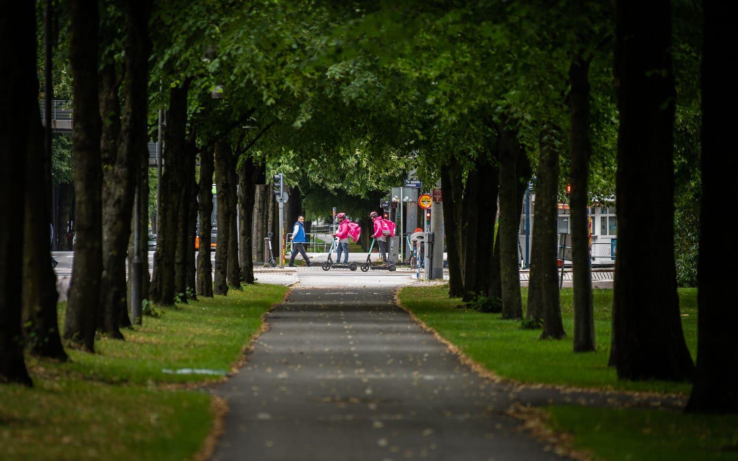 Enligt Foodora själva är förhoppningen att fler kvinnor ska välja dem som arbetsgivare när de får nya kläder. Kläder har dock inte varit ett problem tidigare vid rekrytering av kvinnor enligt företaget. Arkivbild. 