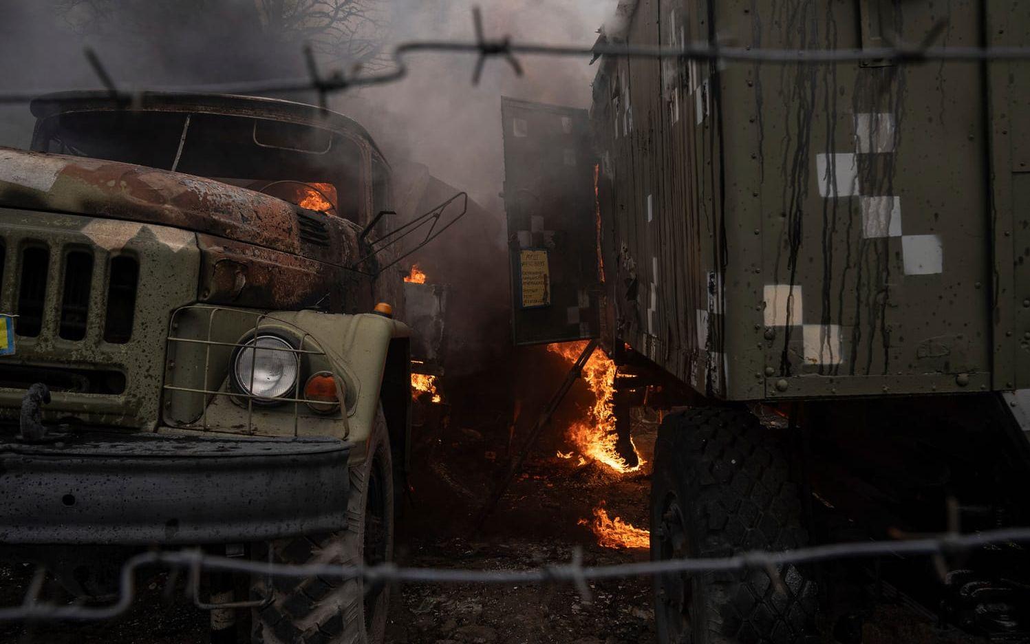 En ukrainsk militäranläggning utanför Mariupol efter ryska attacker.