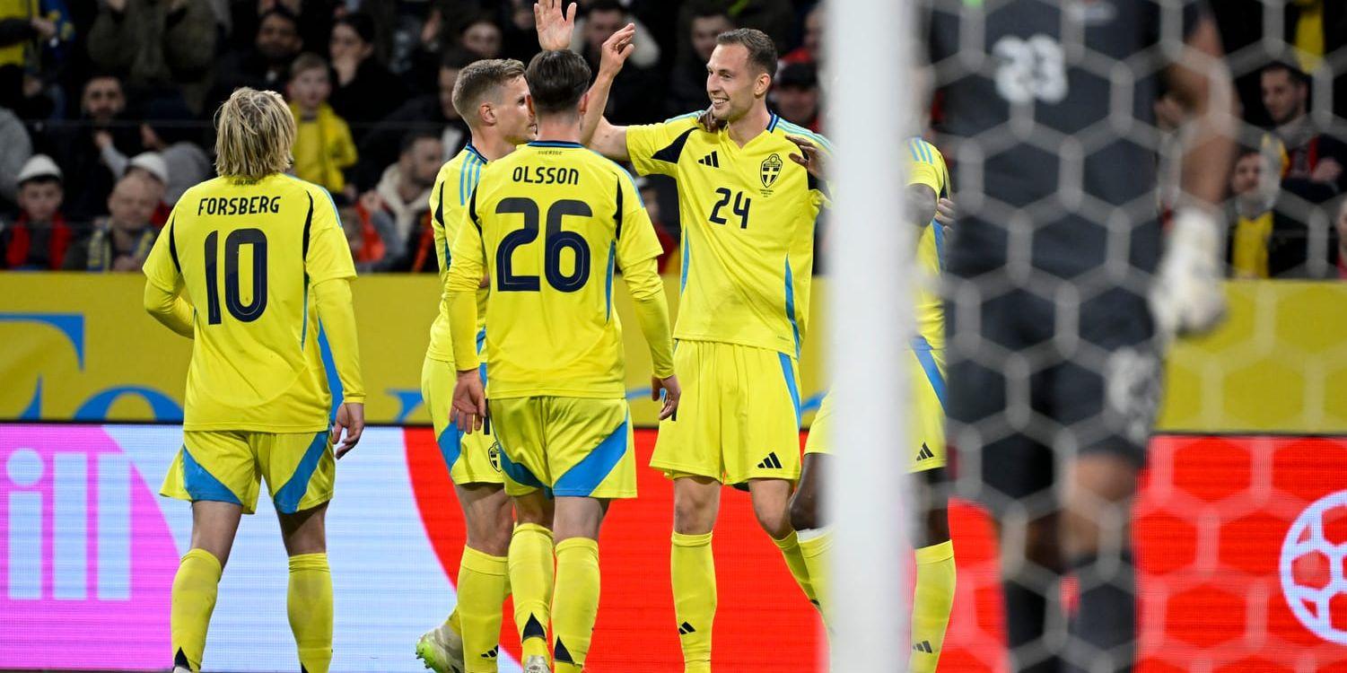 Gustaf Nilsson (nummer 24) nickade in segermålet mot Albanien.