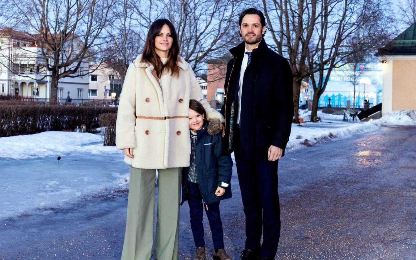 Prins Carl Philip och prinsessan Sofia med prins Alexander närvarar vid till den traditionella högtidsfesten i Mora kyrka inför Vasaloppet.