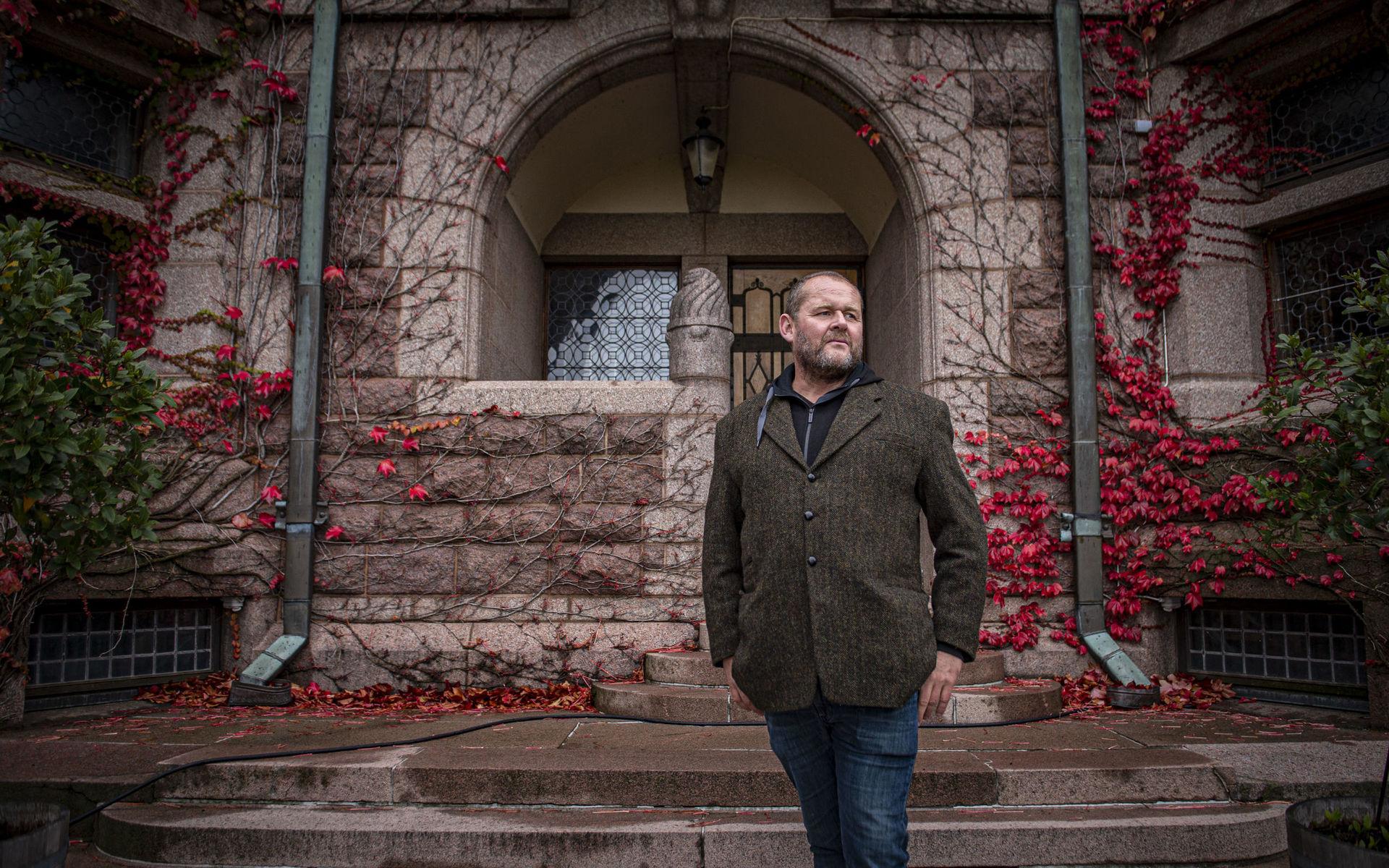 John Taylor, slottsträdgårdsmästare och konstnärlig ledare på Tjolöholms slott.