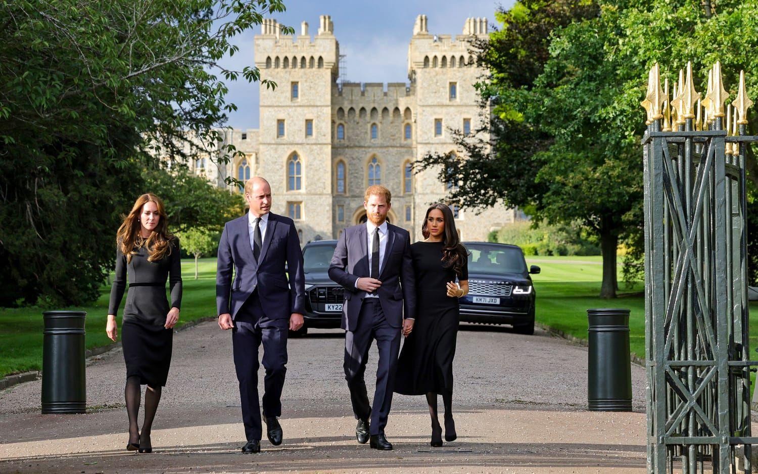 Från vänster ser vi prinsessan av Wales Kate Middleton,  prins William av Wales, prins Harry, hertig av Sussex och Meghan Markle, hertiginna av Sussex. 