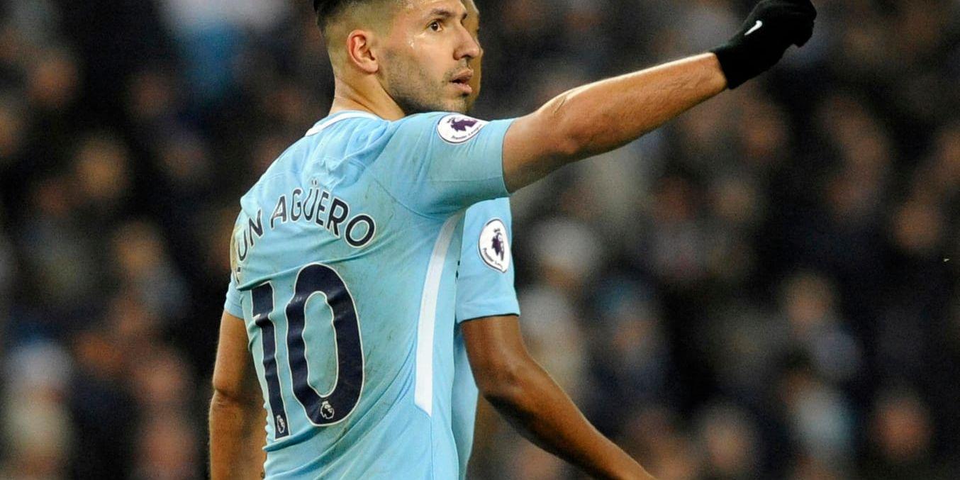 Manchester Citys Sergio Agüero efter ett av sina två mål i 4–1-segern hemma mot Burnley i FA-cupens tredje omgång.