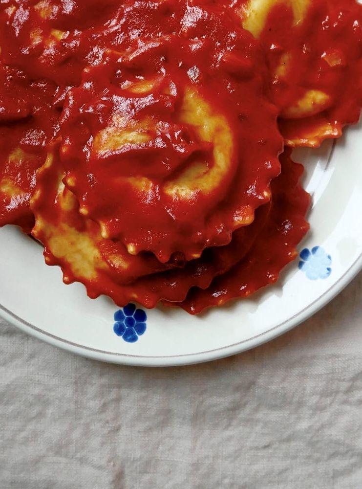 Girasoli i kryddig och gräddig tomatsås.