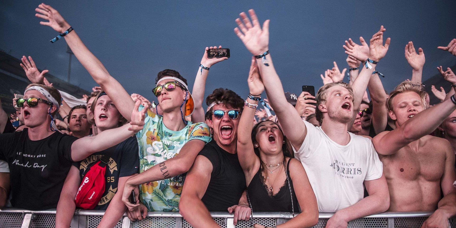 Festen ska bli av. Live Nation planerar för att genomföra Summerburst i september.