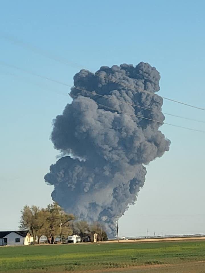 Minst 18 000 kor befaras ha omkommit i explosionen och den efterföljande branden, vars orsak nu är under utredning. 