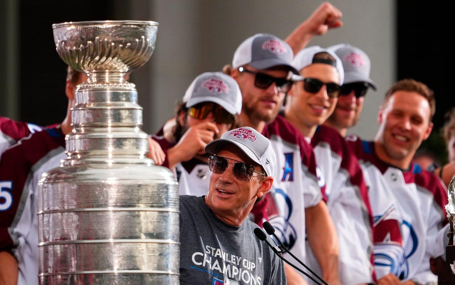 Joe Sakic vann Stanley Cup som spelare för Colorado två gånger, nu har han blivit mästare som general manager för klubben. 