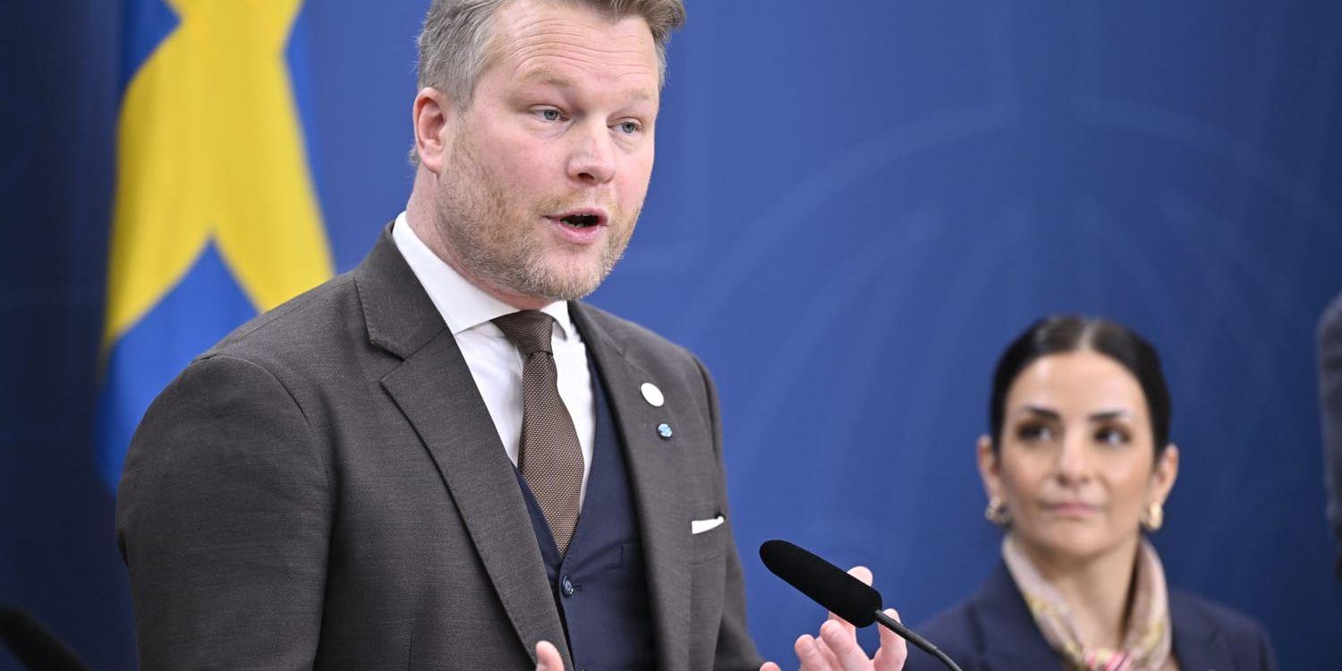 Alexander Christiansson (SD) under pressträffen om en svensk kulturkanon.