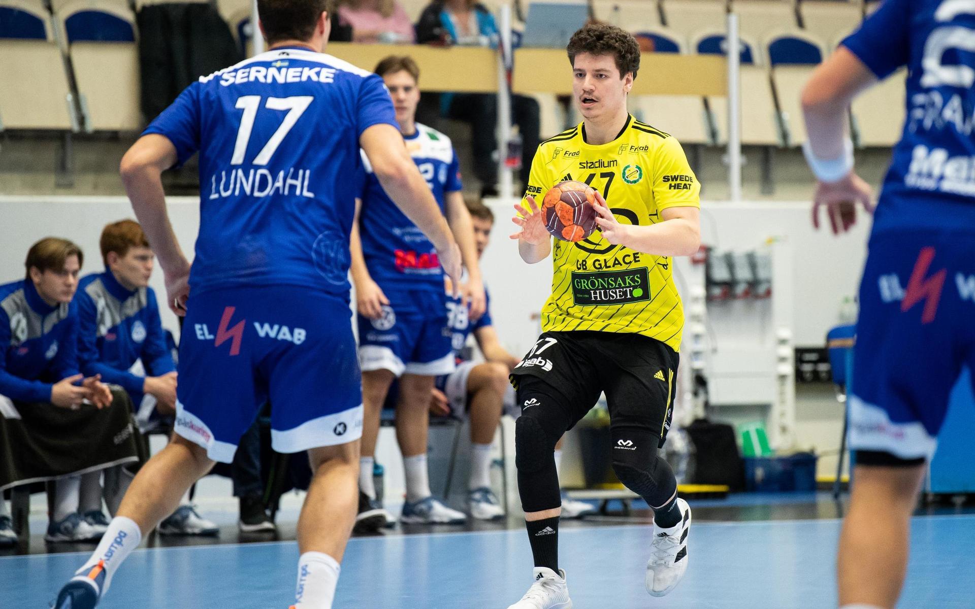 Elias a Skpiagötu gjorde debut i Handbollsligan. 