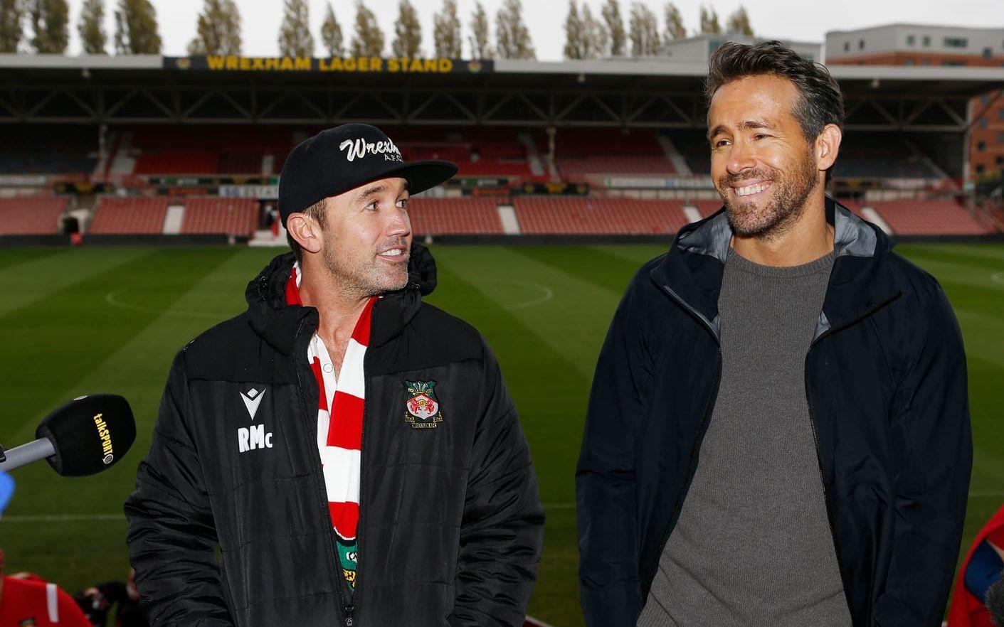 Wrexham ägs av skådespelarna Ryan Reynolds och Rob McElhenney.