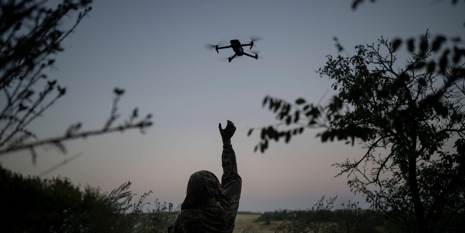 Ukraina tros ligga bakom de senaste veckornas drönarattacker mot oljedepåer på rysk mark. 