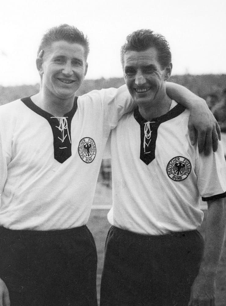 43. Fritz Walter (till höger i bild). Foto: Bildbyrån