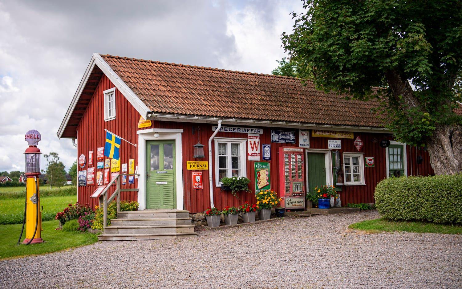 Bredene lanthandel stängde 1977 och allt står kvar på sin plats sedan dagen. 