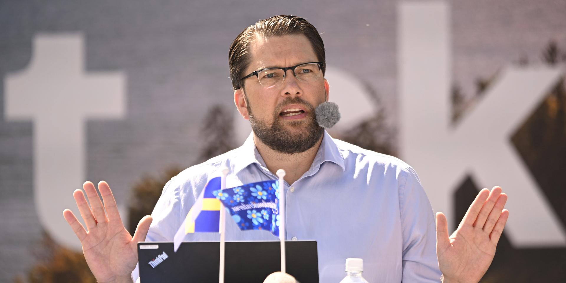 Sverigedemokraternas partiledare Jimmie Åkesson talar under Almedalsveckan.