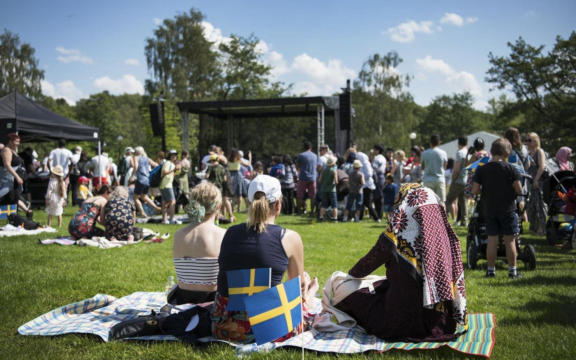 Då firades de nya medborgarna traditionsenligt i Slottsskogen. 