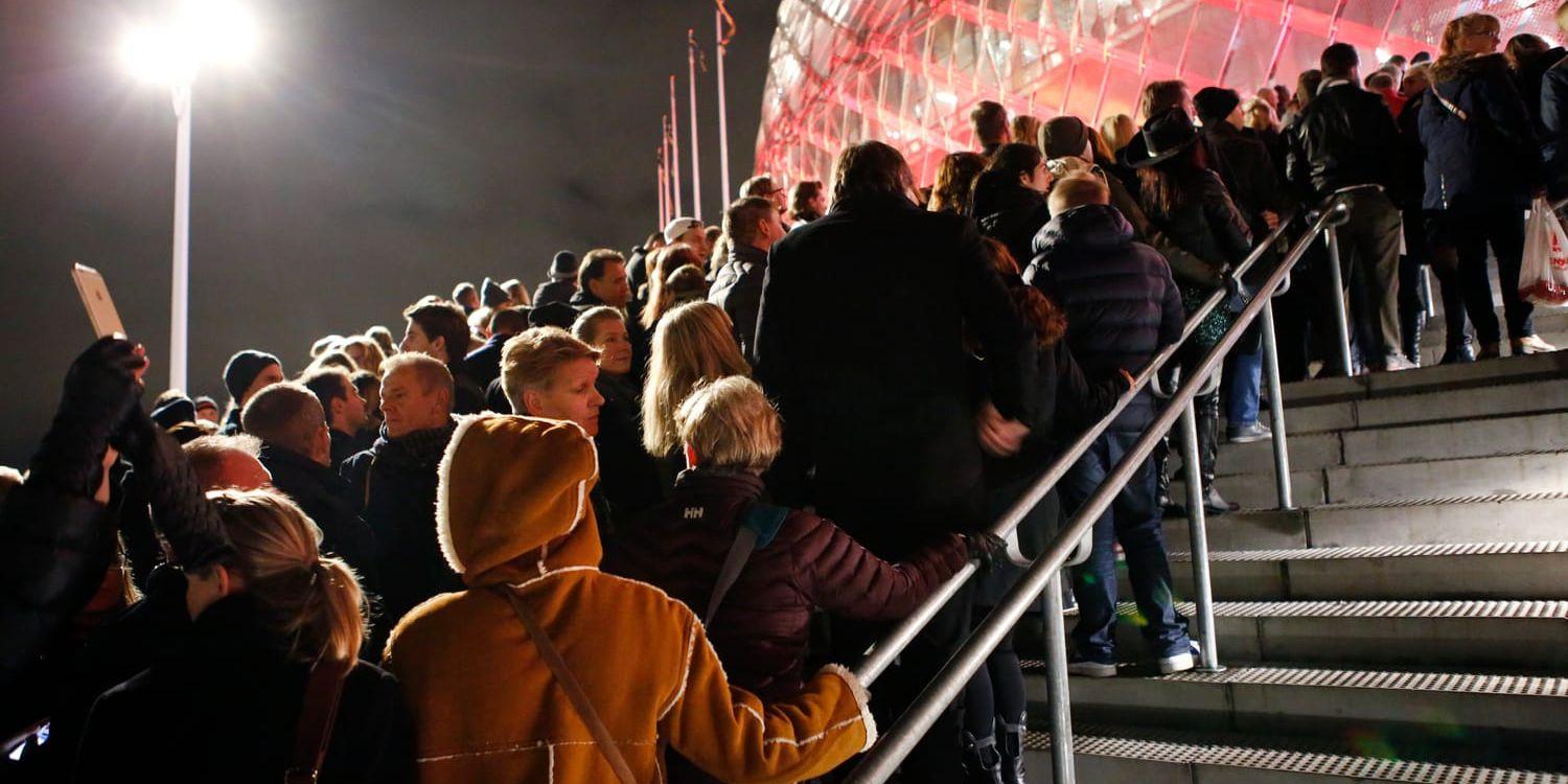 Publik inför helgens konsert med Madonna. Nu blir det förbjudet att ta med väskor. Arkivbild.