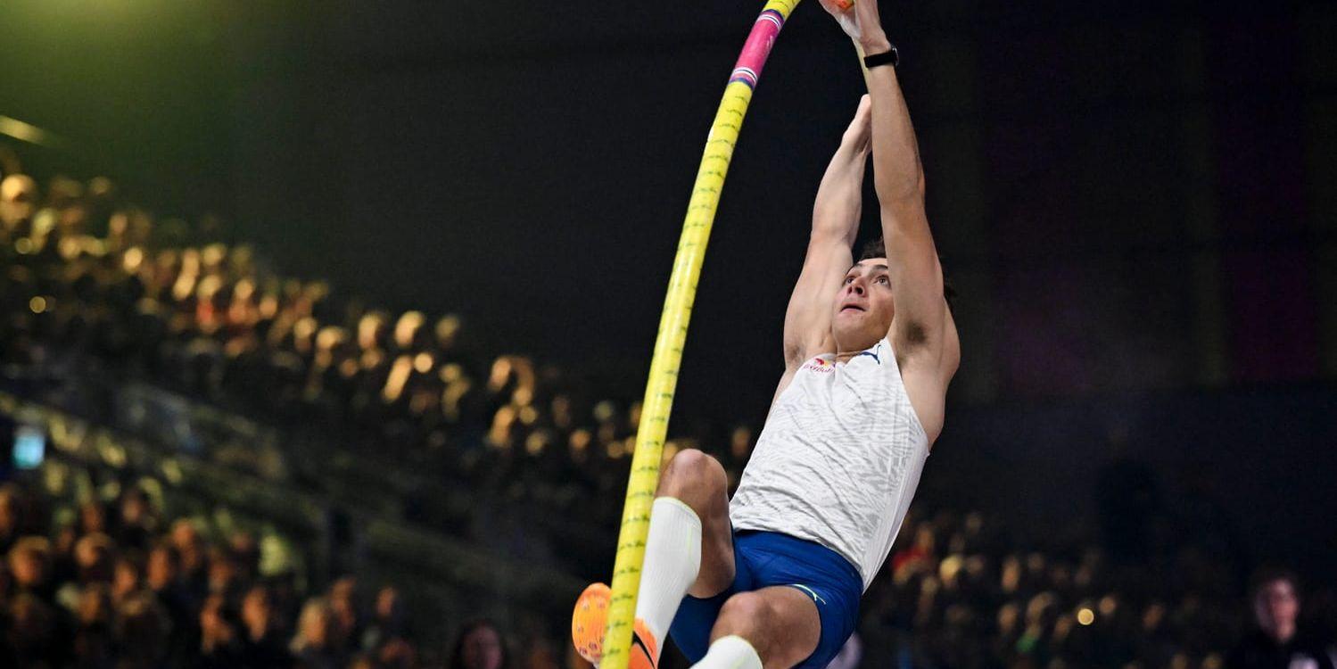 Armand Duplantis under torsdagens stavhoppsgala Mondo Classic i IFU Arena i Uppsala.