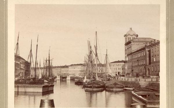 Hundra bilder på fartyg och båtar - från Strömstad till Laholm 