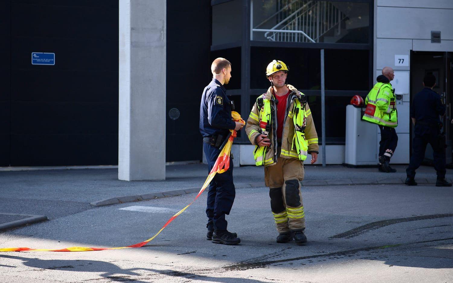 Räddningstjänst och polis ryckte ut till platsen.