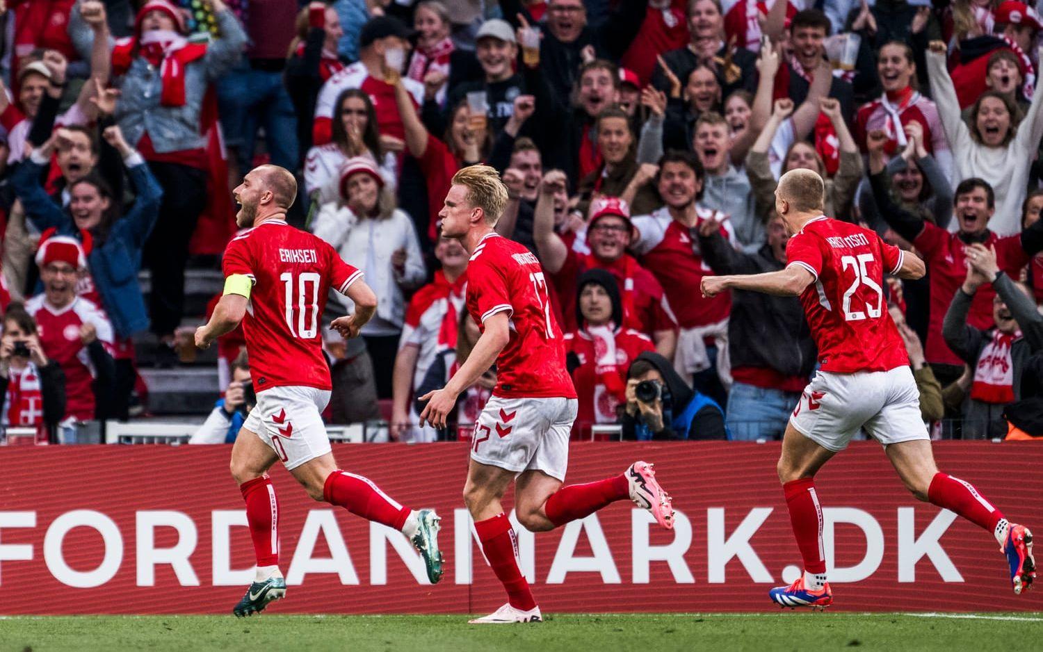 Sverige mötte Danmark i en träningslandskamp på Parken i Köpenhamn.