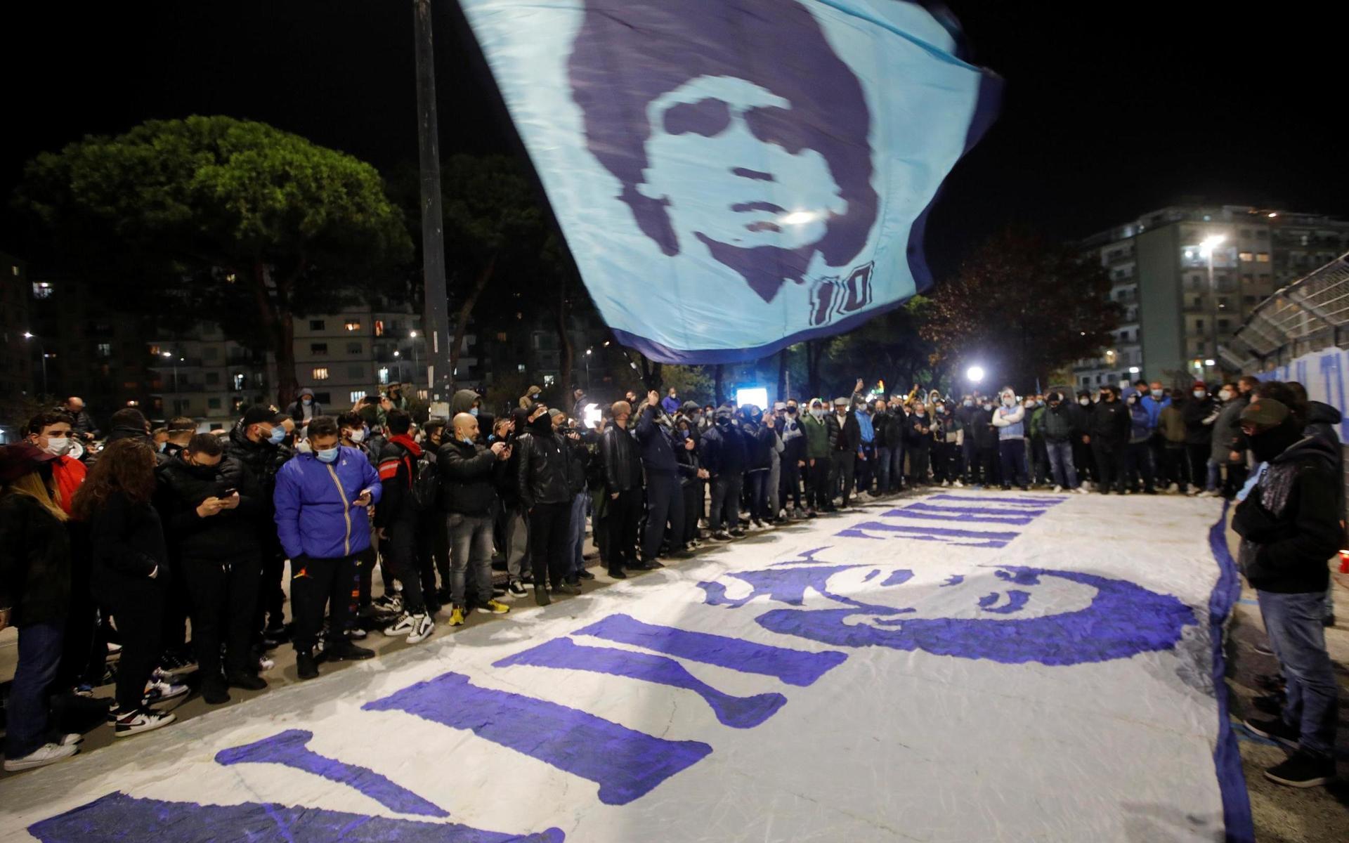 I Argentina har utlysts tre dagars landssorg efter legendarens död. 