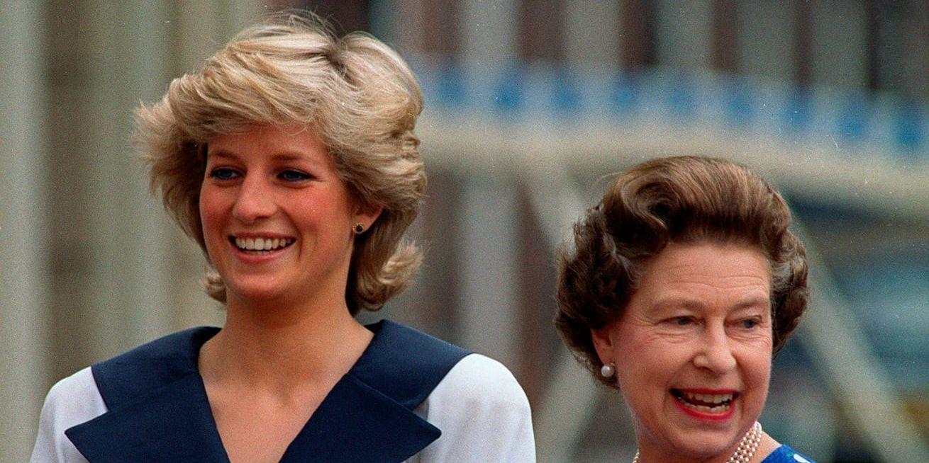 Prinsessan Diana och drottning Elizabeth år 1987.