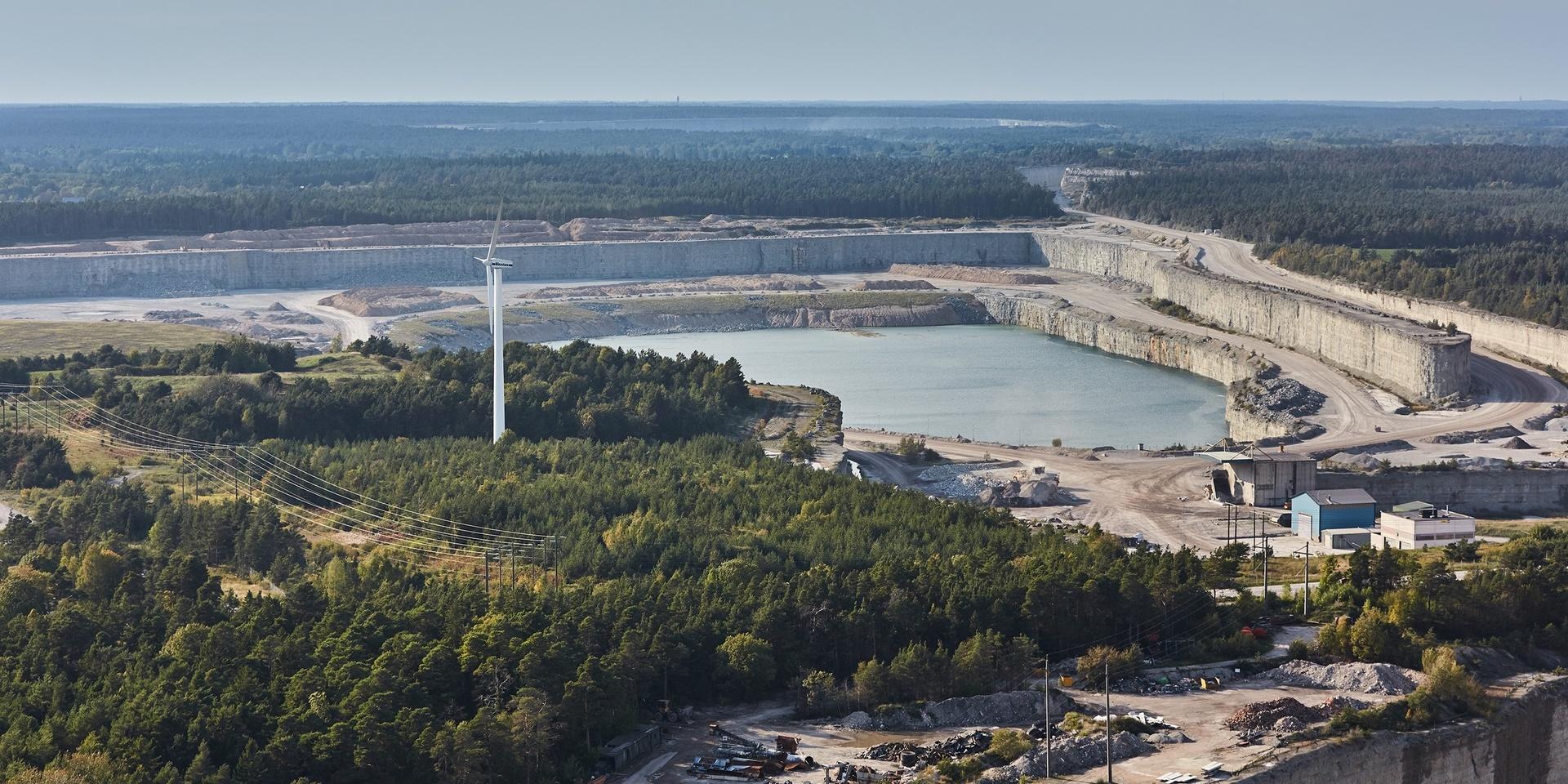 Cementa vill att regeringen griper in så att kalkbrytningen får fortsätta. Arkivbild.