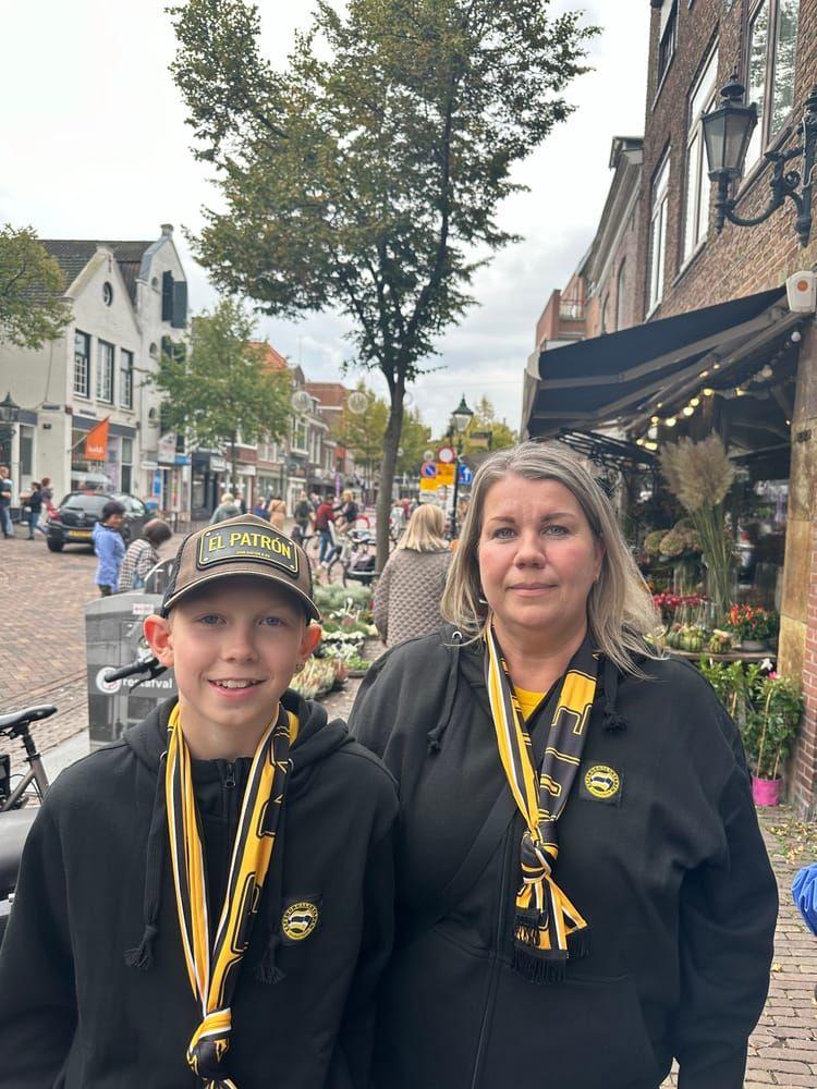 Kevin och Sandra Tingman Vallentinsson på plats i Alkmaar inför kvällens Europa League-premiär.