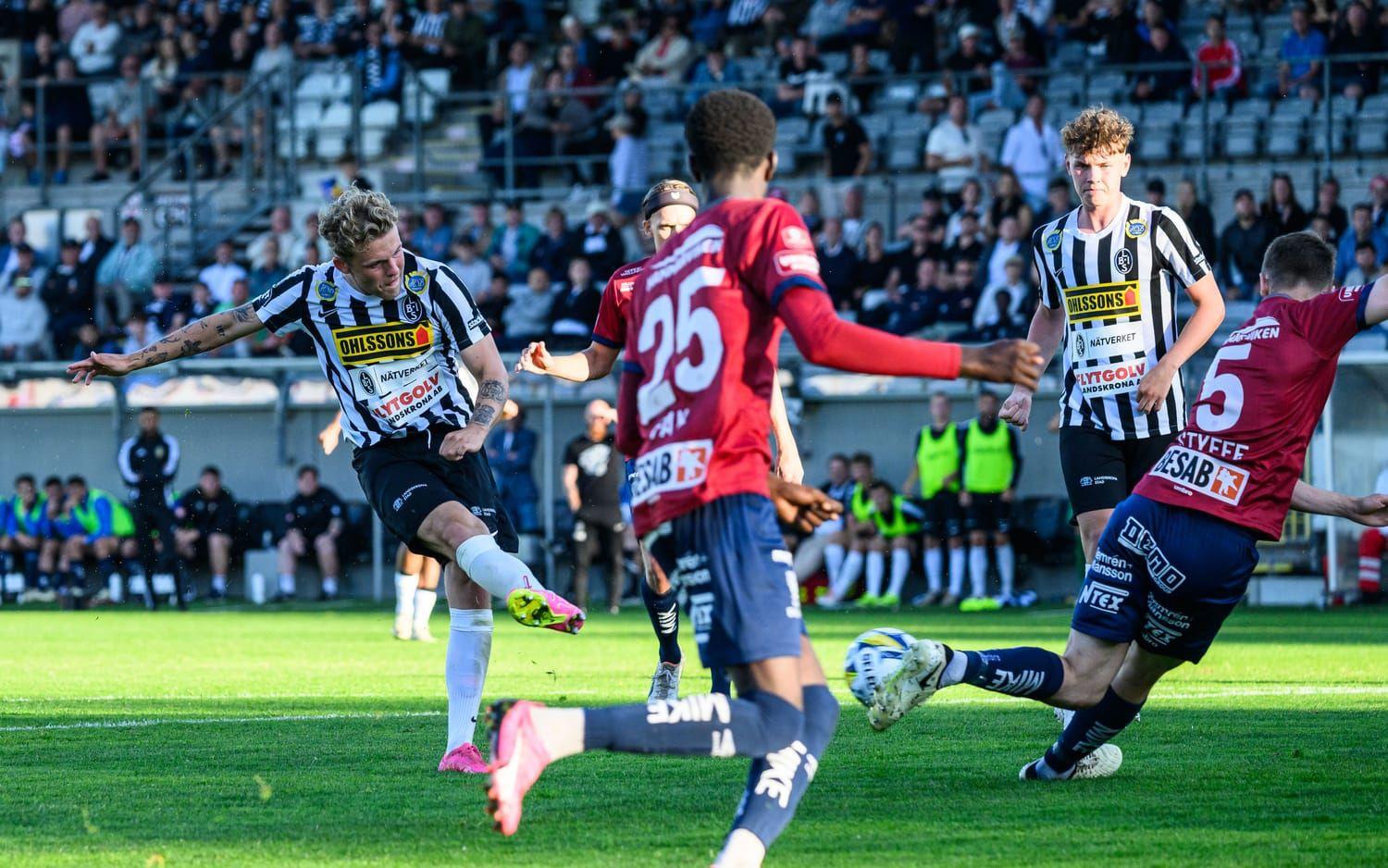 Öis förlorade med 4–3 mot serieledaren Landskrona.