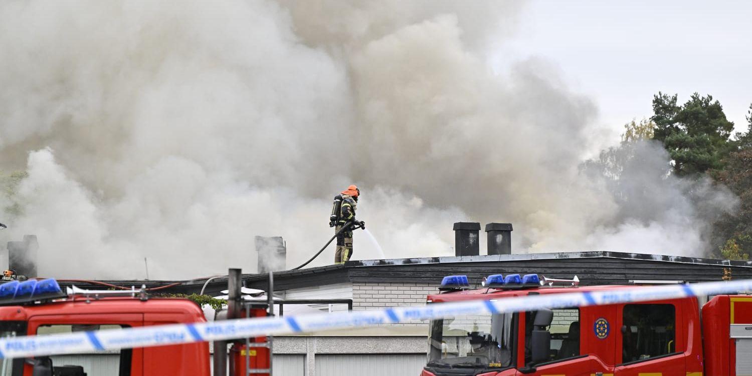 Explosion vid en bostad i Hässelby villastad i nordvästra Stockholm. Det är den andra i Hässelby på bara en vecka.