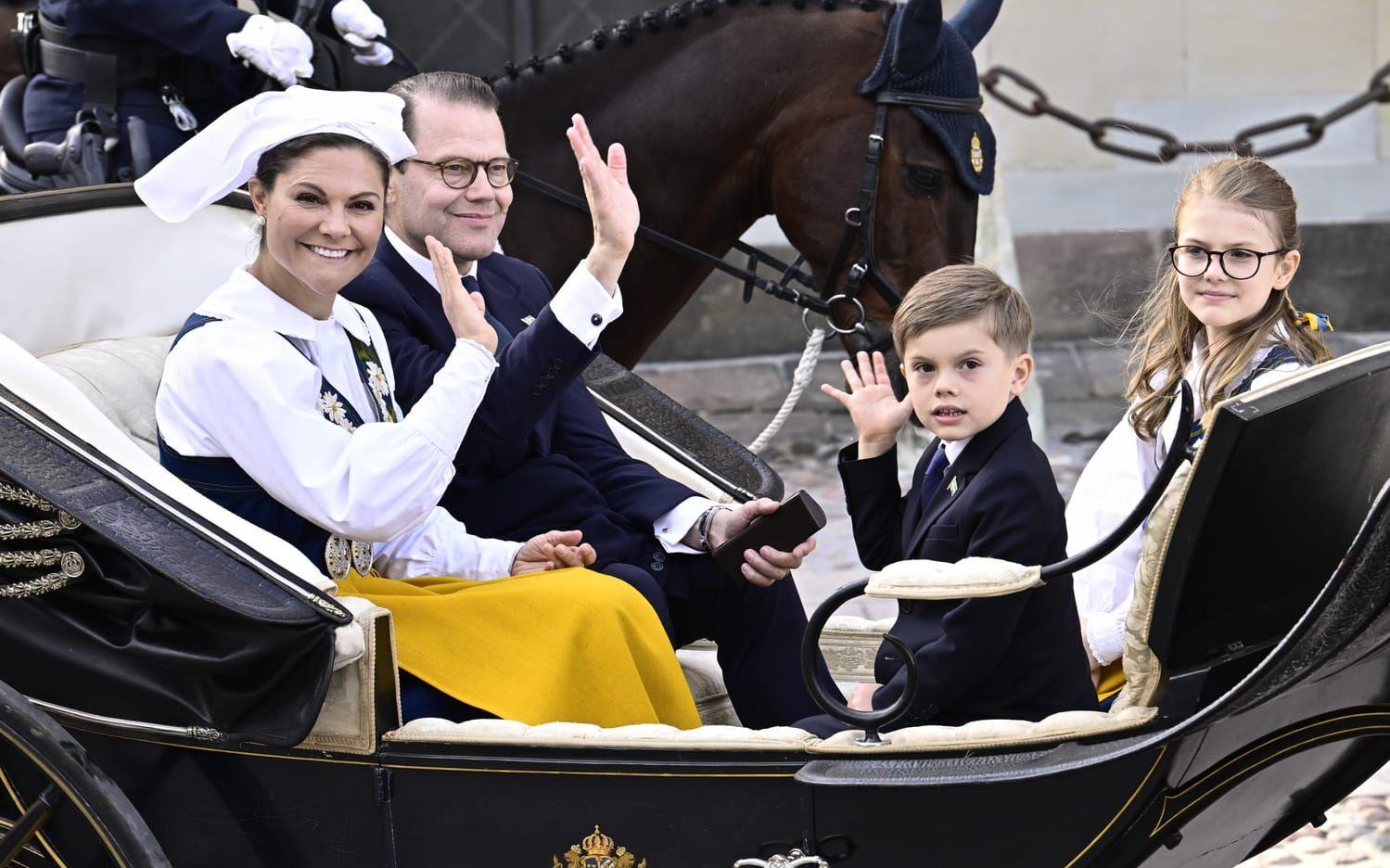 Det gjorde såklart även kronprinsessan Victoria, prins Daniel, prins Oscar och prinsessan Estelle.