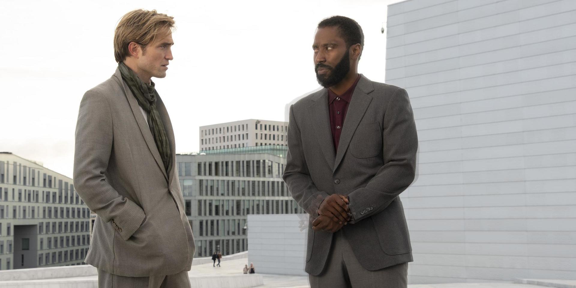 Robert Pattinson och John David Washington i &quot;Tenet”, Christopher Nolan&apos;s sci-fi thriller.