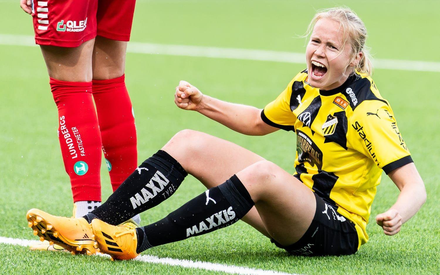 Julie Blakstad fick chansen att jubla efter att ha gjort 2-0 till Häcken tidigt i andra halvlek. 