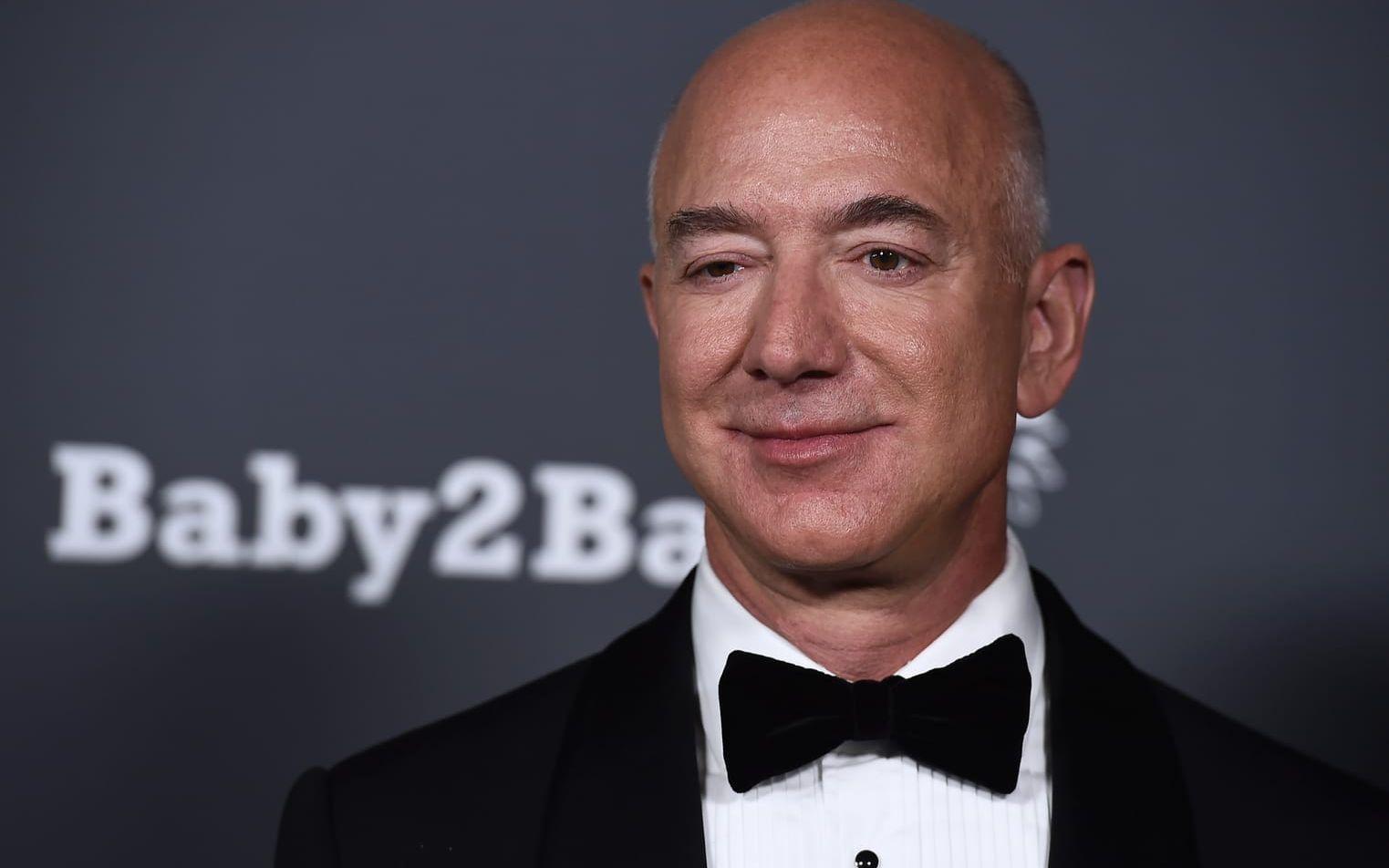 Jeff Bezos, en av Musks konkurrenter om titeln världens rikaste, har också köpt medieföretag – anrika tidningen Washington Post.