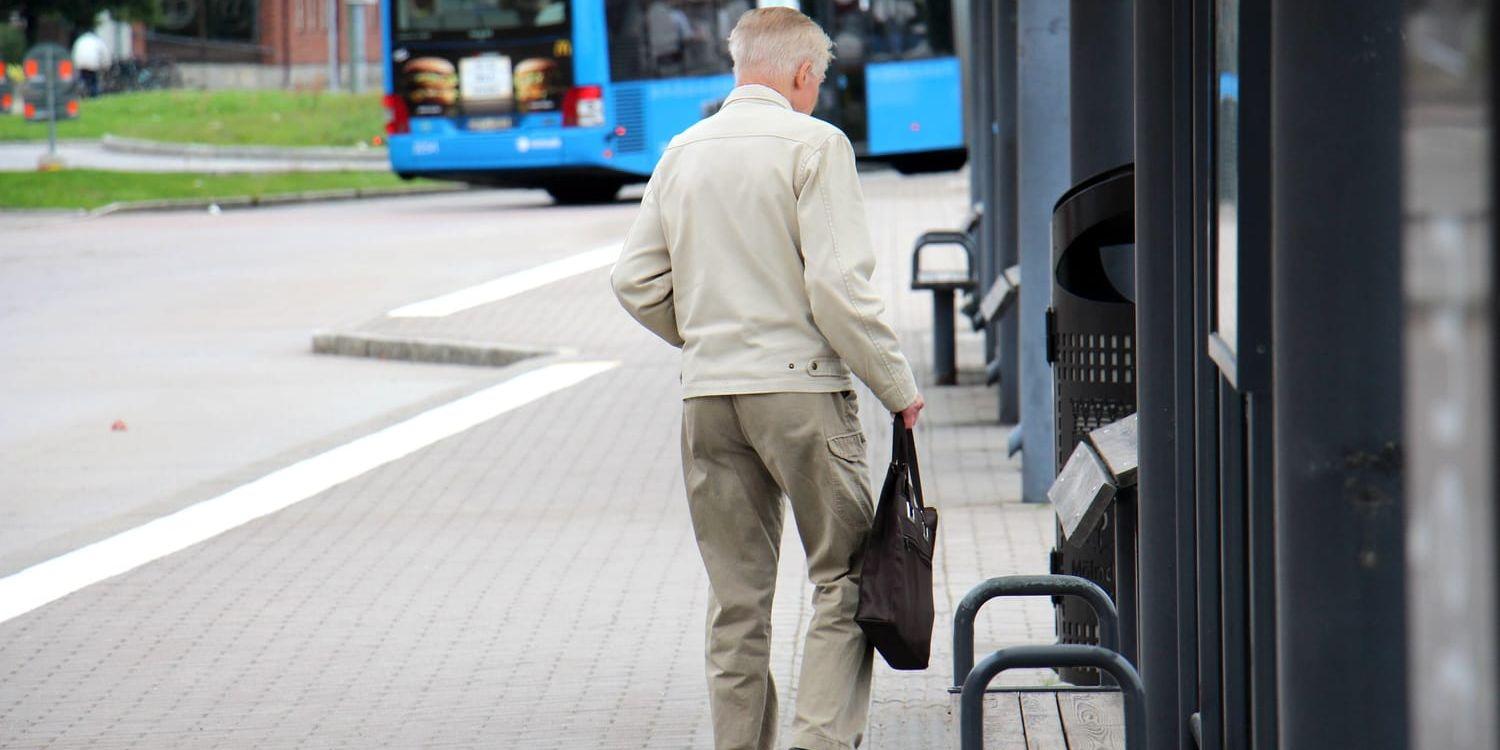 Oppositionen menar att de rödgröna har begått vissa misstag när de har gjort budgeten, till exempel att inte titta på vad som hade lagts som engångskostnader. 