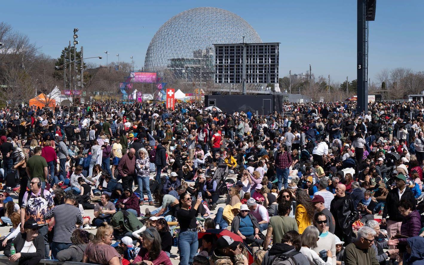 Även i Montreal, Kanada samlades många människor på måndagen.