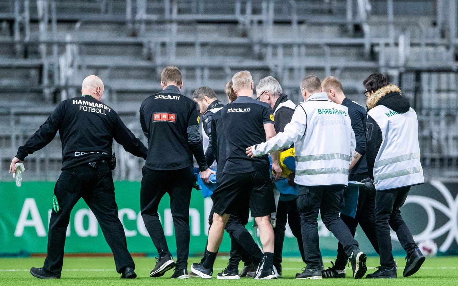 Bénie Traore bröt benet i matchen mot Hammarby. 