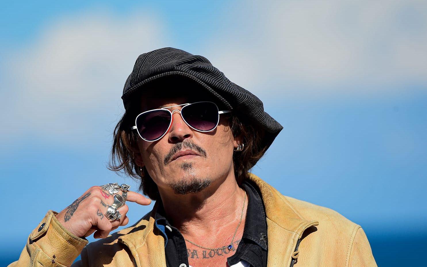 Johnny Deep är en av världens mest kända skådespelare och setts i filmer som Alice i Spegellandet, Pirates of the Caribbean,  The Tourist och Plutonen.