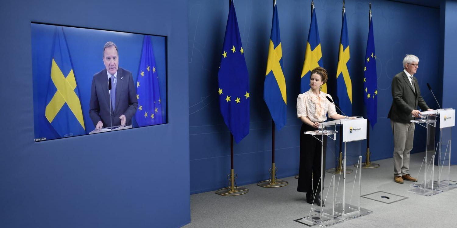 Beskedet på onsdagen var att de lättnader av restriktionerna som skulle träda i kraft 17 maj skjuts fram till 1 juni. På presskonferensen deltog statsminister Stefan Löfven, socialminister Lena Hallengren, kultur- och demokratiminister Amanda Lind samt Folkhälsomyndighetens generaldirektör Johan Carlson.