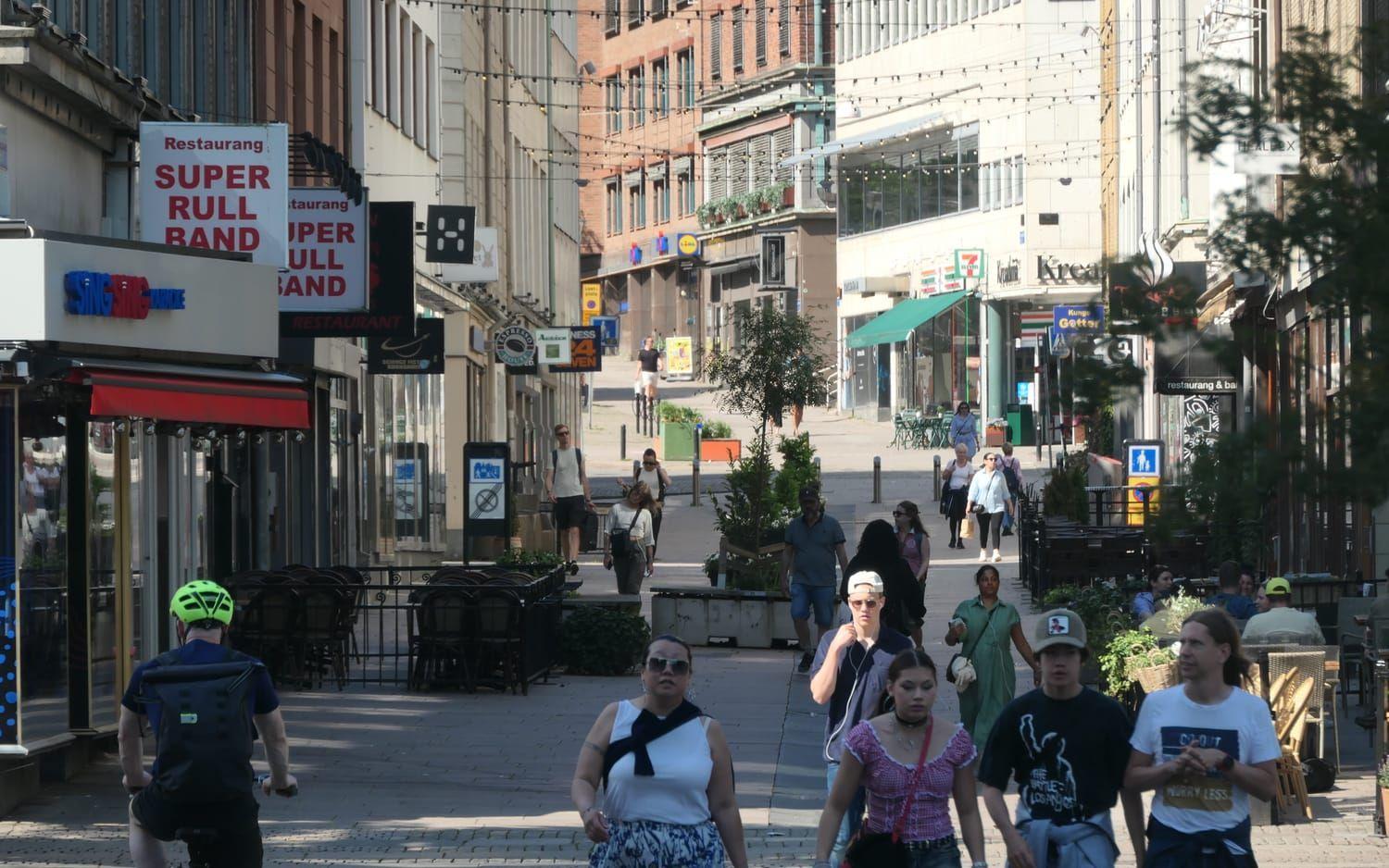 Kungsgatan var stadens största gator på 1600-talet och fick först av alla Kungsgator i riket detta namn. 