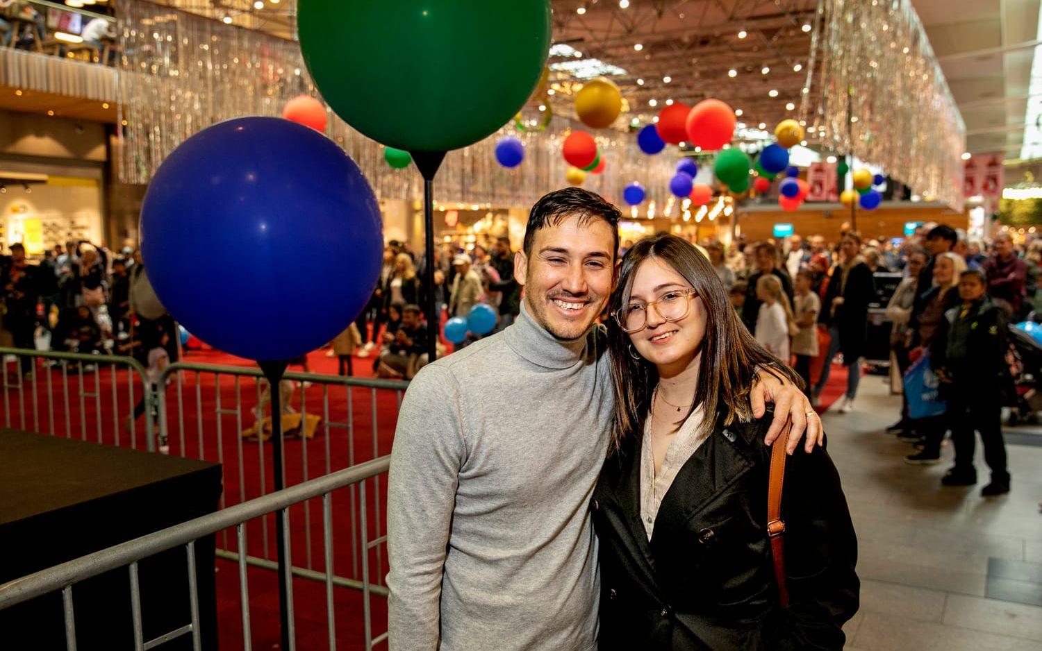 Abdel Rodriguez och Maria M Sena från Kuba har bott i Göteborg ett år. De har starka känslor för Nordstan.